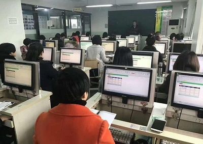 翁垟春華電腦辦公培訓 開啟計算機技術學習之旅